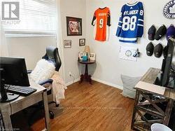 Lower  unit - Second bedroom - 