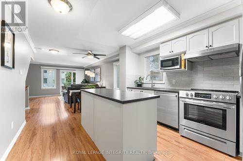 632 Reardon Private, Ottawa, ON - Indoor Photo Showing Kitchen With Upgraded Kitchen