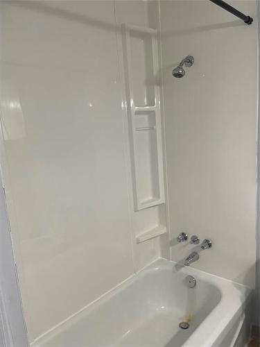 236 Nelson Street W, Virden, MB - Indoor Photo Showing Bathroom