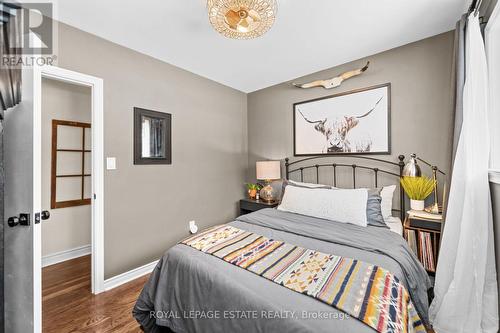 111 Leitch Drive, Grimsby, ON - Indoor Photo Showing Bedroom