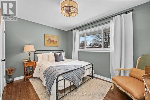 111 Leitch Drive, Grimsby, ON - Indoor Photo Showing Bedroom