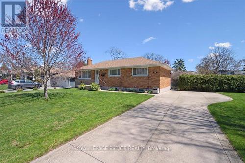 111 Leitch Drive, Grimsby, ON - Outdoor