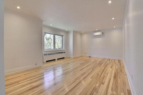 Living room - 4589 Rue Michel-Bibaud, Montréal (Côte-Des-Neiges/Notre-Dame-De-Grâce), QC - Indoor Photo Showing Other Room