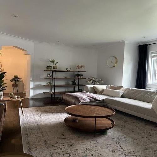 Living room - 4591 Rue Michel-Bibaud, Montréal (Côte-Des-Neiges/Notre-Dame-De-Grâce), QC - Indoor Photo Showing Living Room