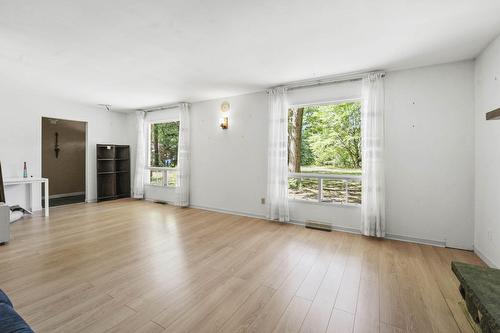 Salon - 1844 Rue De Brompton, Mascouche, QC - Indoor Photo Showing Living Room