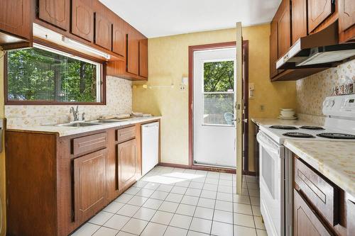Cuisine - 1844 Rue De Brompton, Mascouche, QC - Indoor Photo Showing Kitchen With Double Sink