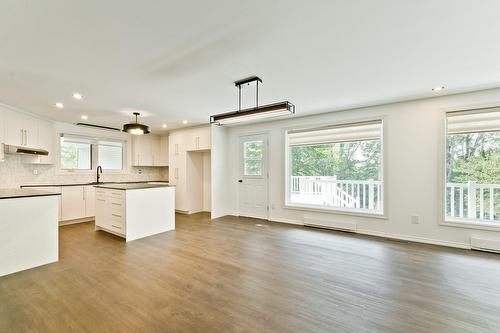 Salle à manger - 31Z  - 31Az Route 141, Coaticook, QC - Indoor Photo Showing Kitchen With Upgraded Kitchen