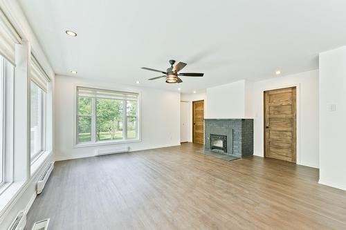 Salon - 31Z  - 31Az Route 141, Coaticook, QC - Indoor Photo Showing Other Room With Fireplace