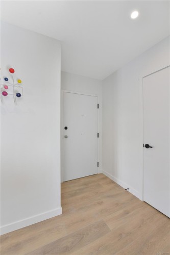 203-1097 View St, Victoria, BC - Indoor Photo Showing Other Room
