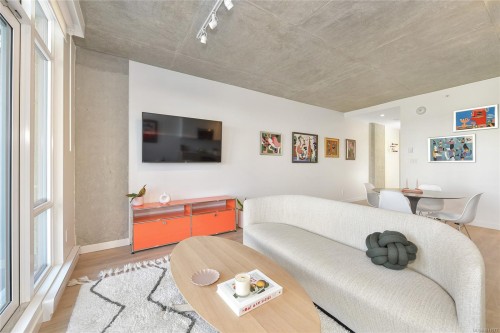 203-1097 View St, Victoria, BC - Indoor