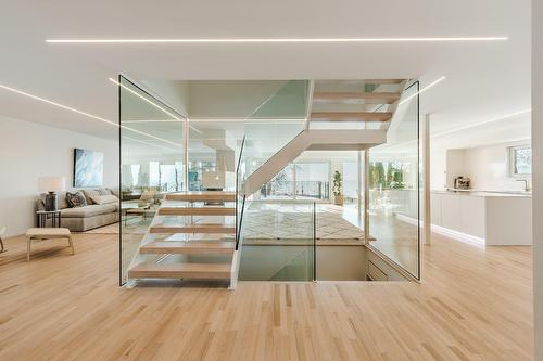 Hall d'entrée/Vestibule - 21 Cours East Gables, Beaconsfield, QC - Indoor Photo Showing Other Room