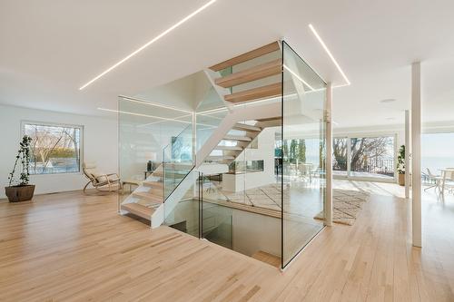 Staircase - 21 Cours East Gables, Beaconsfield, QC - Indoor