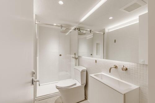 Bathroom - 21 Cours East Gables, Beaconsfield, QC - Indoor Photo Showing Bathroom