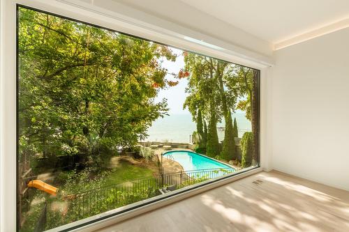 Primary bedroom - 21 Cours East Gables, Beaconsfield, QC -  Photo Showing Other Room