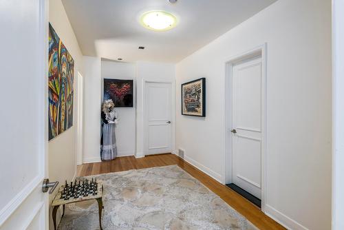 Passageway - 16 Av. Devon, Westmount, QC - Indoor Photo Showing Other Room