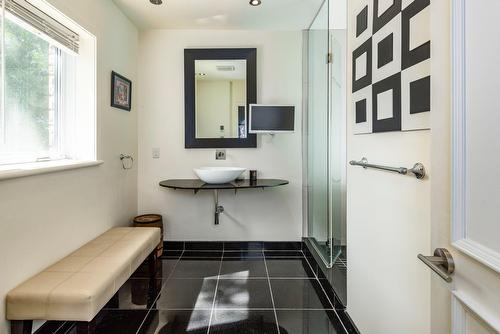 Bathroom - 16 Av. Devon, Westmount, QC - Indoor Photo Showing Bathroom