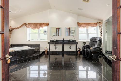 Ensuite bathroom - 16 Av. Devon, Westmount, QC - Indoor Photo Showing Other Room