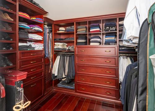 Walk-in closet - 16 Av. Devon, Westmount, QC - Indoor With Storage