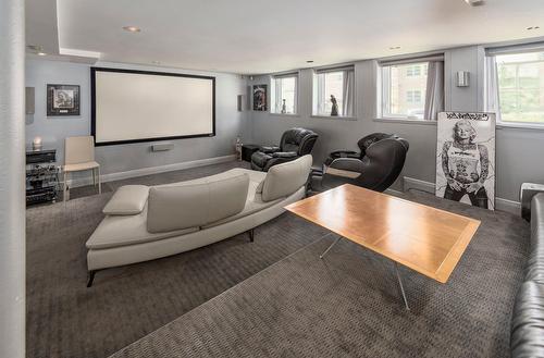 Home theatre - 16 Av. Devon, Westmount, QC - Indoor