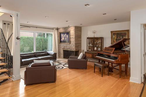 Den - 16 Av. Devon, Westmount, QC - Indoor Photo Showing Living Room With Fireplace