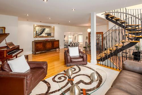 Den - 16 Av. Devon, Westmount, QC - Indoor