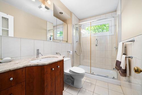 Salle de bains - 38 Av. Margaret-Ann, Beaconsfield, QC - Indoor Photo Showing Bathroom