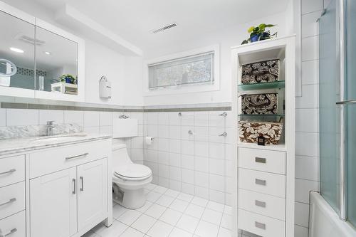 Salle de bains - 38 Av. Margaret-Ann, Beaconsfield, QC - Indoor Photo Showing Bathroom