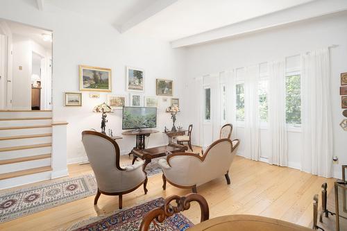 Salon - 38 Av. Margaret-Ann, Beaconsfield, QC - Indoor Photo Showing Other Room