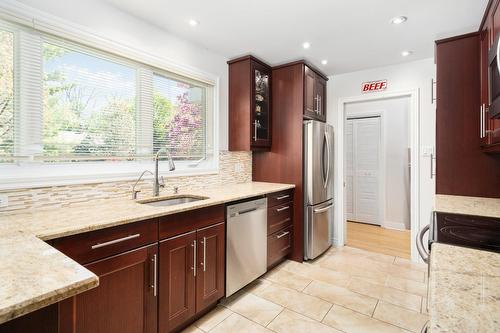 Cuisine - 38 Av. Margaret-Ann, Beaconsfield, QC - Indoor Photo Showing Kitchen