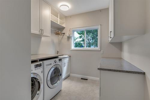2317 Teal Place, Vernon, BC - Indoor Photo Showing Laundry Room