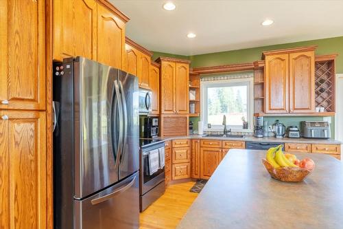 1213 Valley View Drive, Sparwood, BC - Indoor Photo Showing Kitchen With Double Sink