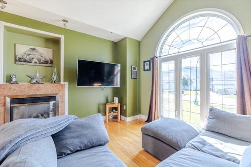 1213 Valley View Drive, Sparwood, BC - Indoor Photo Showing Living Room With Fireplace
