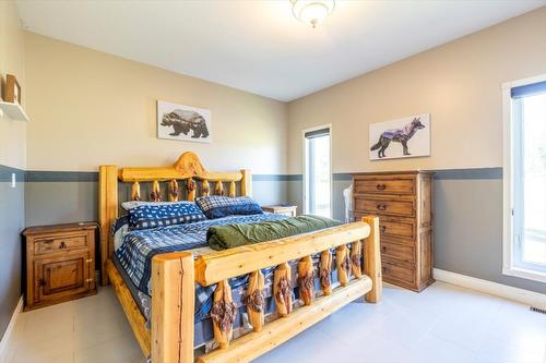 1213 Valley View Drive, Sparwood, BC - Indoor Photo Showing Bedroom