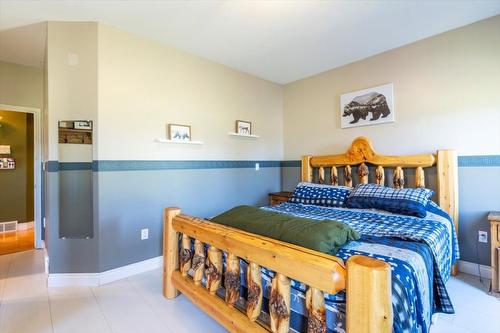 1213 Valley View Drive, Sparwood, BC - Indoor Photo Showing Bedroom