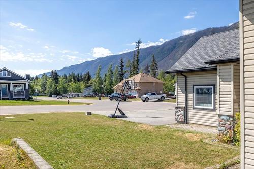 1213 Valley View Drive, Sparwood, BC - Outdoor