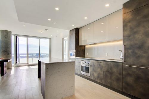 Kitchen - 2708-1400 Boul. René-Lévesque O., Montréal (Ville-Marie), QC - Indoor Photo Showing Kitchen With Upgraded Kitchen