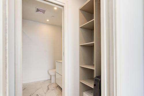 Walk-in closet - 2708-1400 Boul. René-Lévesque O., Montréal (Ville-Marie), QC - Indoor