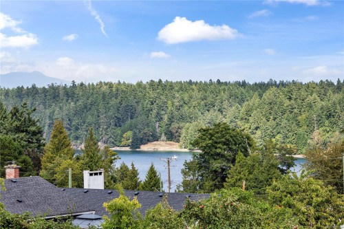 1968 Estevan Rd, Nanaimo, BC 