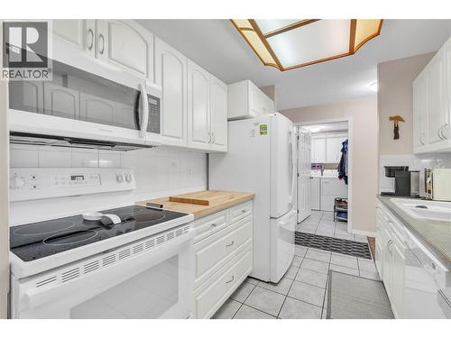 740 Winnipeg Street Unit# 401, Penticton, BC - Indoor Photo Showing Kitchen