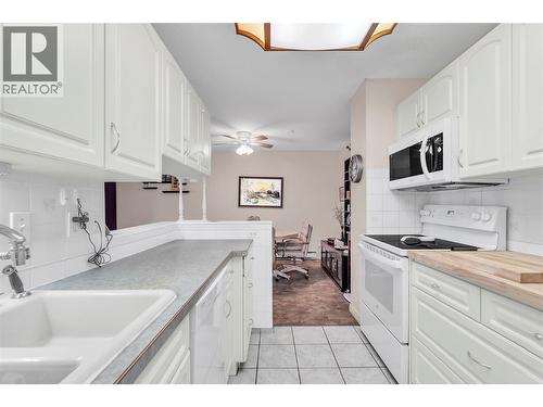 740 Winnipeg Street Unit# 401, Penticton, BC - Indoor Photo Showing Kitchen