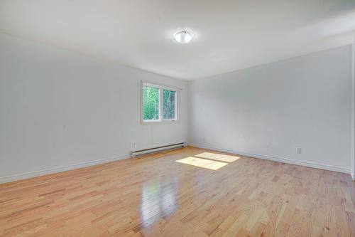 Primary bedroom - 722 Rue Du Muguet, Sainte-Agathe-Des-Monts, QC - Indoor Photo Showing Other Room