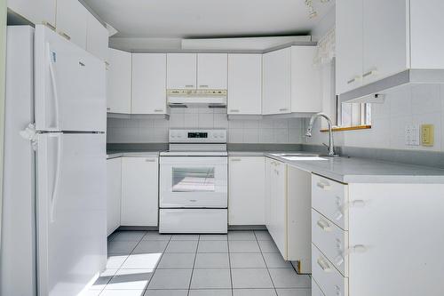 Kitchen - 722 Rue Du Muguet, Sainte-Agathe-Des-Monts, QC - Indoor Photo Showing Kitchen