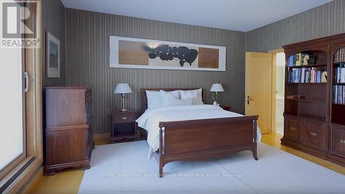 937 Whittier Crescent, Mississauga, ON - Indoor Photo Showing Bedroom