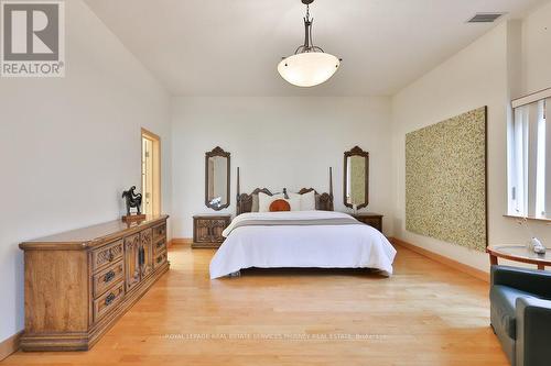 937 Whittier Crescent, Mississauga, ON - Indoor Photo Showing Bedroom