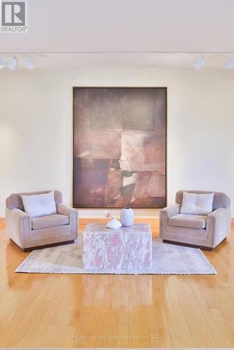 937 Whittier Crescent, Mississauga, ON - Indoor Photo Showing Living Room