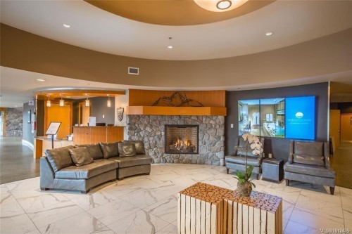 113/114B-181 Beachside Dr, Parksville, BC - Indoor Photo Showing Living Room With Fireplace