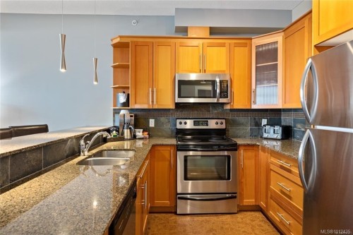 113/114B-181 Beachside Dr, Parksville, BC - Indoor Photo Showing Kitchen With Stainless Steel Kitchen With Double Sink
