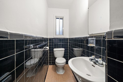 Bathroom - 2145  - 2151 Rue Bonin, Montréal (Saint-Laurent), QC - Indoor Photo Showing Bathroom