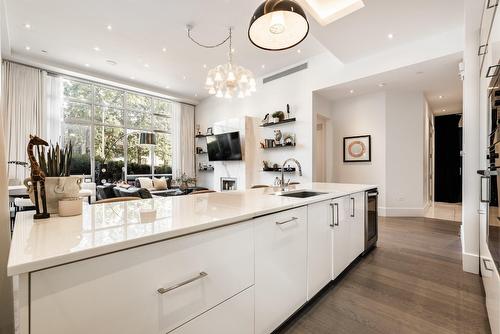 Cuisine - 103-215 Av. Redfern, Westmount, QC - Indoor Photo Showing Kitchen