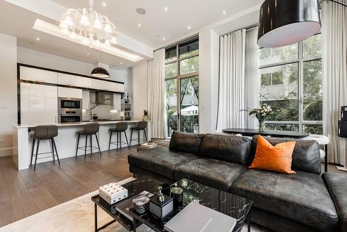 Salon - 103-215 Av. Redfern, Westmount, QC - Indoor Photo Showing Living Room